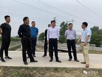 谷里街道人大工委開展水環境污染治理專題視察活動